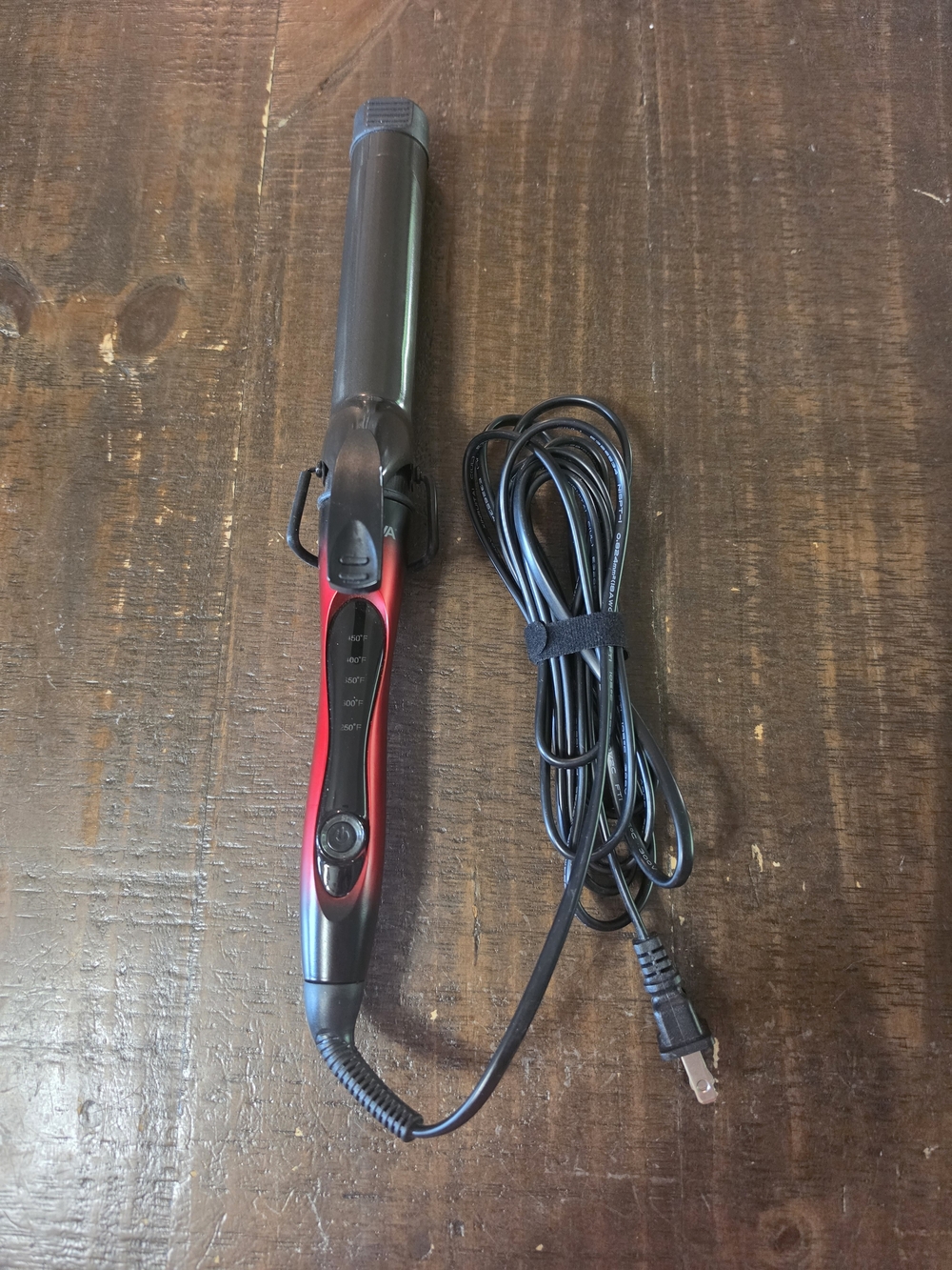 CHI lava Curling Wand - 1 1/2 Barrel Styling Iron